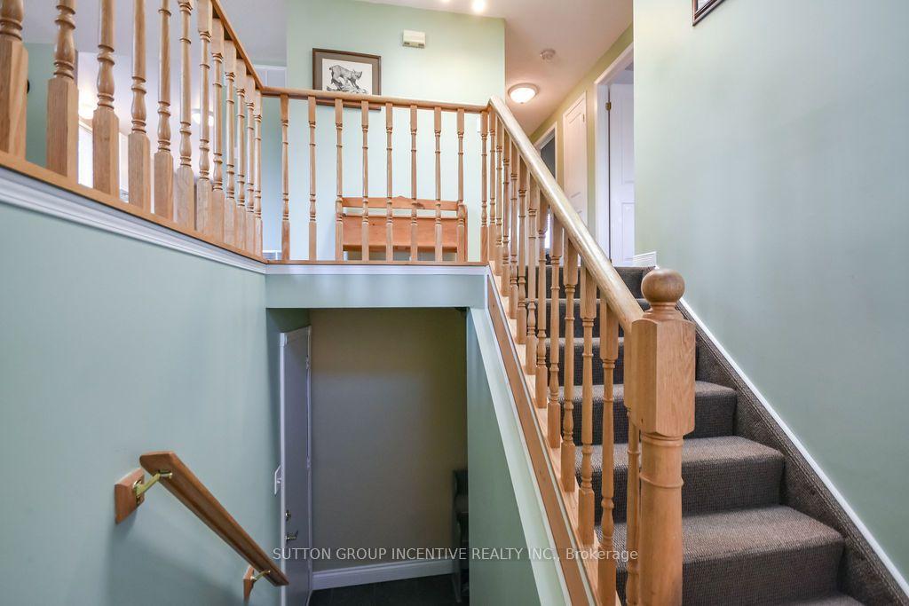 Photo 37 of 10 Palling Lane, Barrie, Grove East — HOMEH