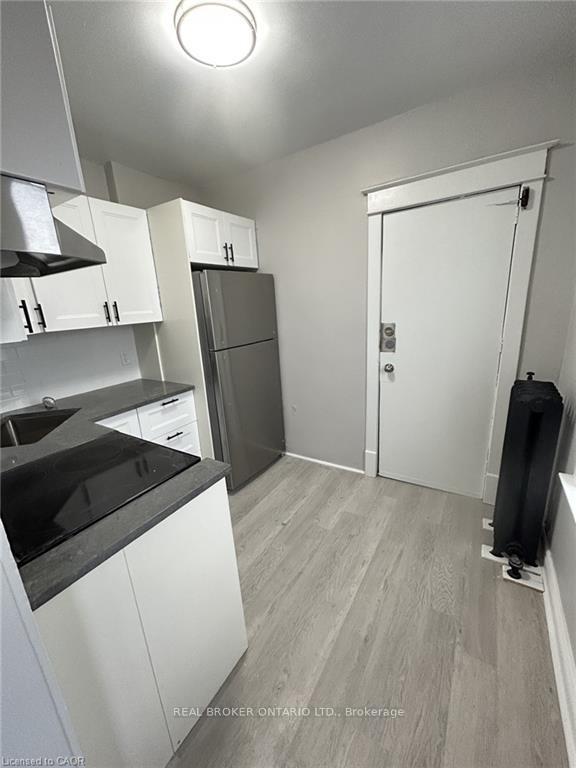 Photo 3 of Unit 6, 983 Main Street E, Hamilton, Crown Point — HOMEH