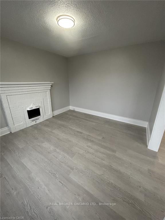 Photo 4 of Unit 6, 983 Main Street E, Hamilton, Crown Point — HOMEH