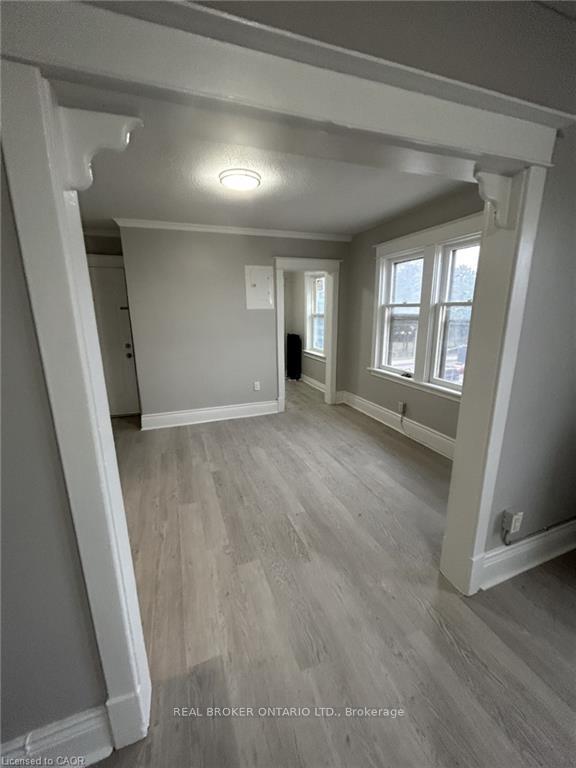 Photo 6 of Unit 6, 983 Main Street E, Hamilton, Crown Point — HOMEH