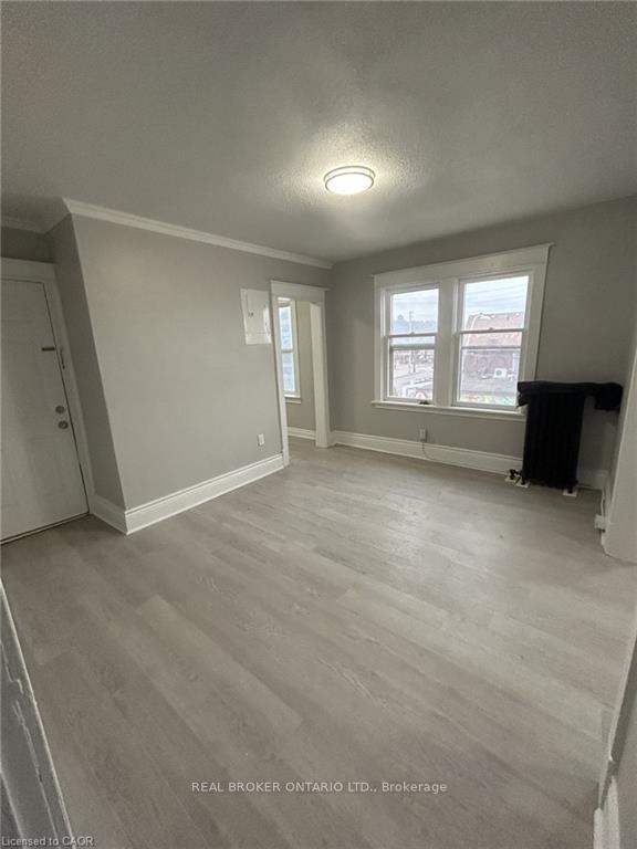 Photo 11 of Unit 6, 983 Main Street E, Hamilton, Crown Point — HOMEH