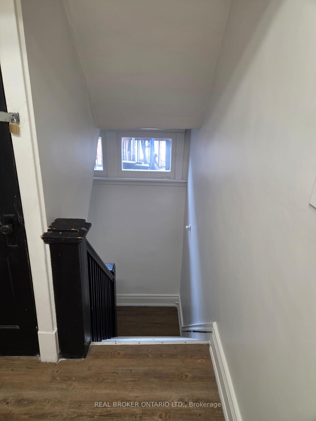 Photo 14 of Unit 6, 983 Main Street E, Hamilton, Crown Point — HOMEH