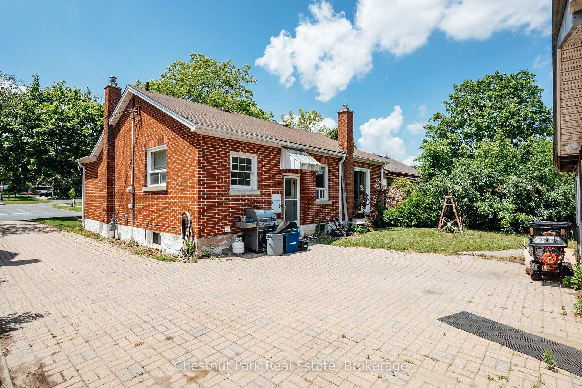 Photo 5 of 320 St Leger Street, Kitchener, Uptown Waterloo/North Ward — HOMEH