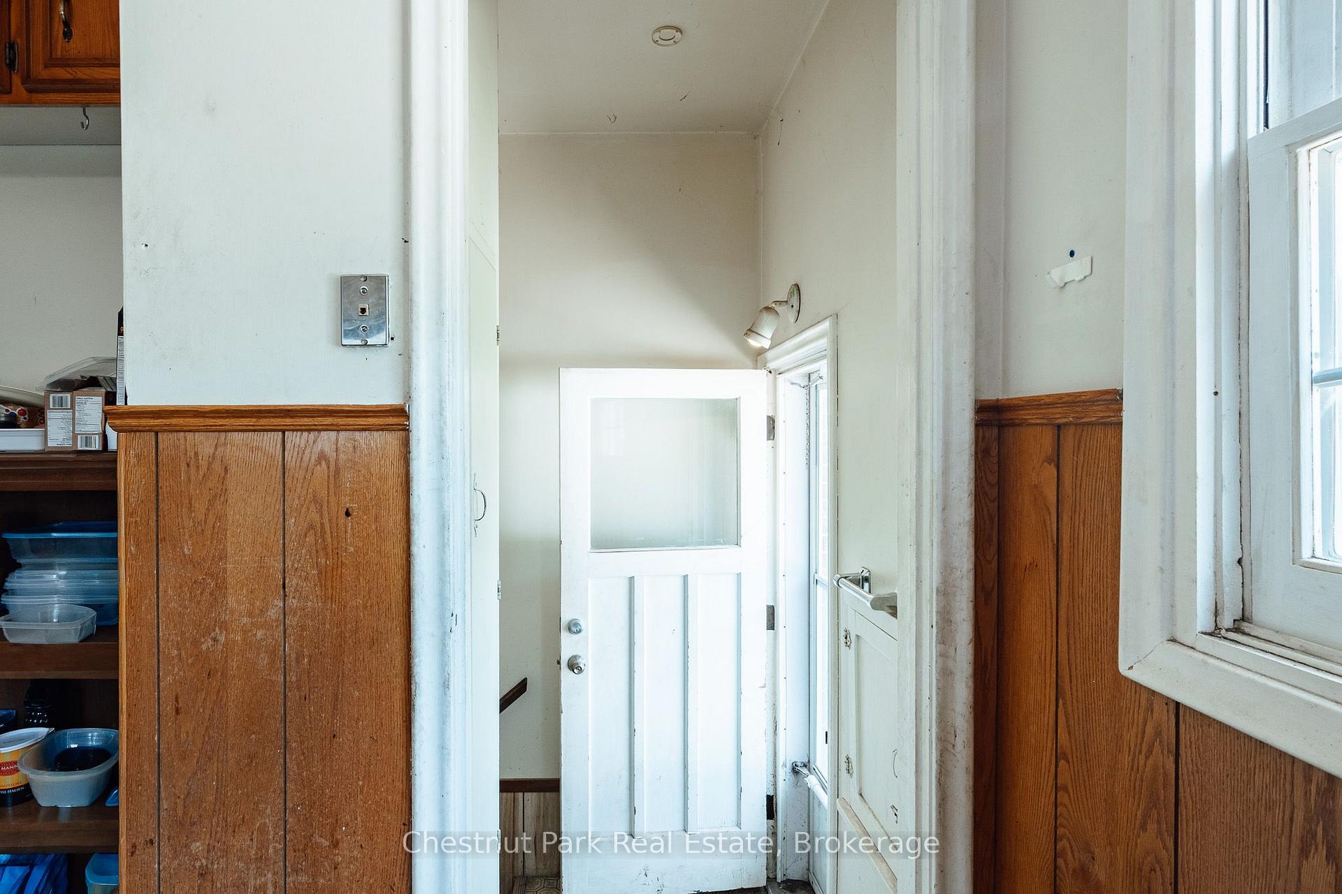Photo 8 of 320 St Leger Street, Kitchener, Uptown Waterloo/North Ward — HOMEH
