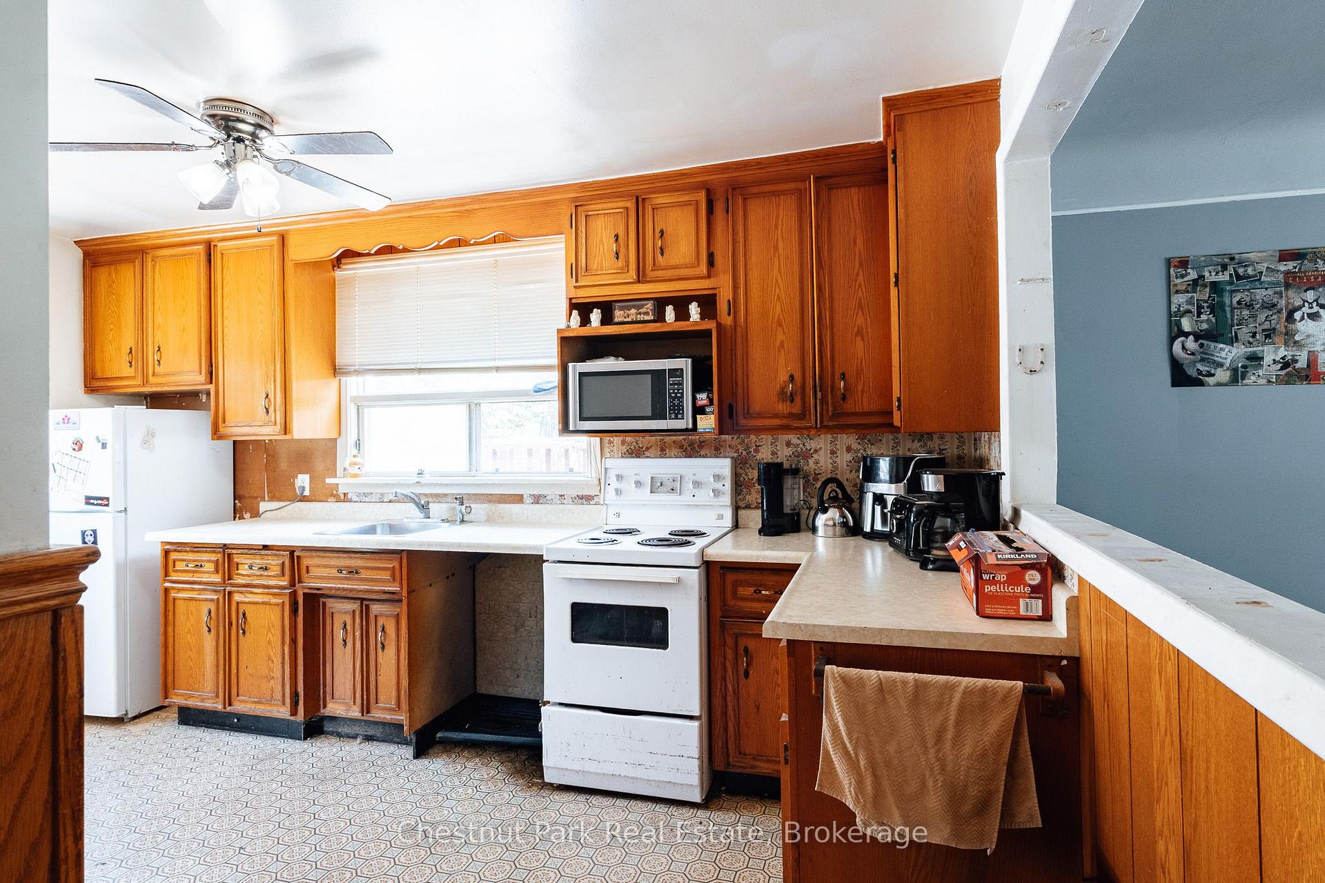 Photo 10 of 320 St Leger Street, Kitchener, Uptown Waterloo/North Ward — HOMEH