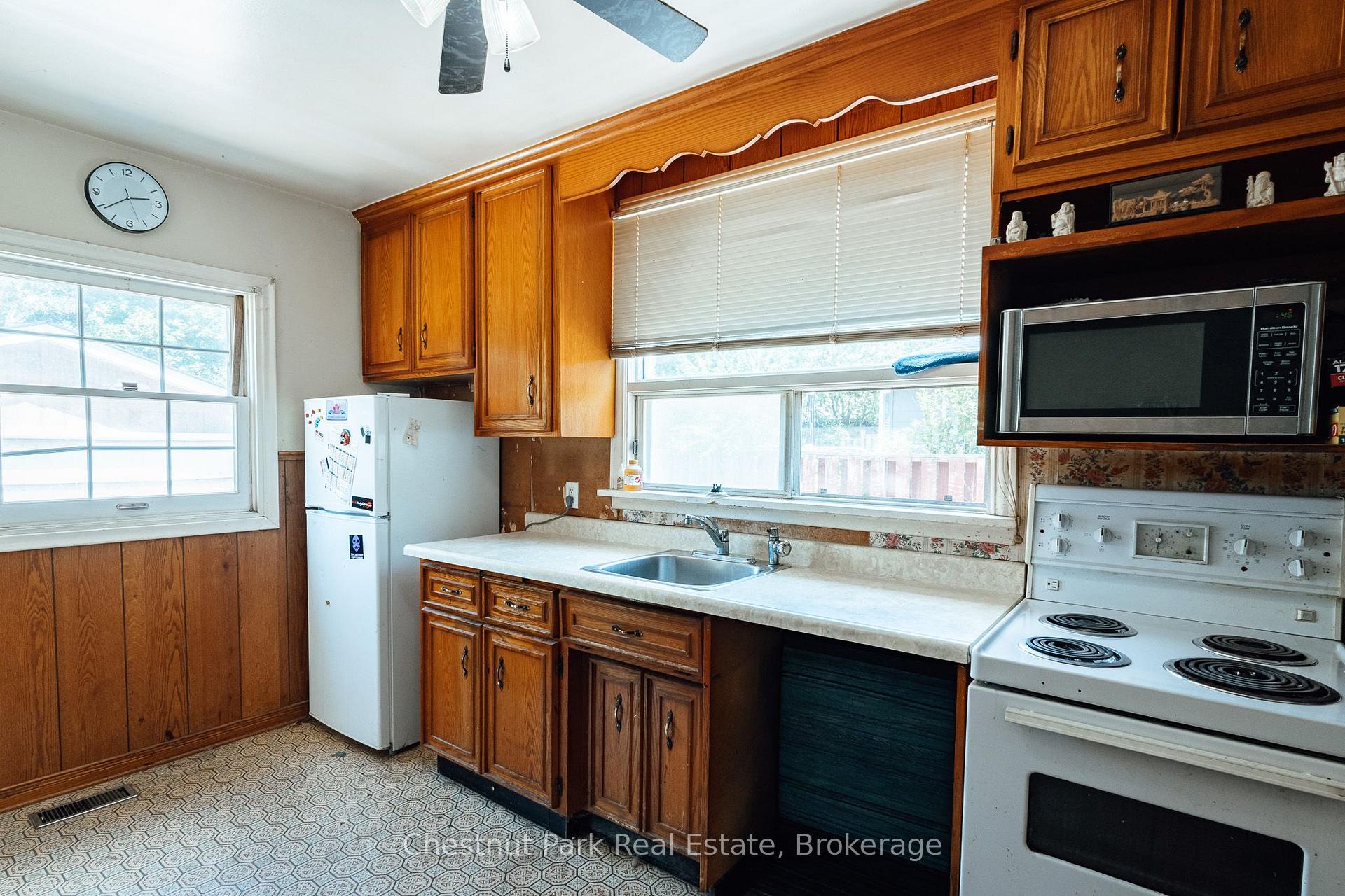Photo 11 of 320 St Leger Street, Kitchener, Uptown Waterloo/North Ward — HOMEH