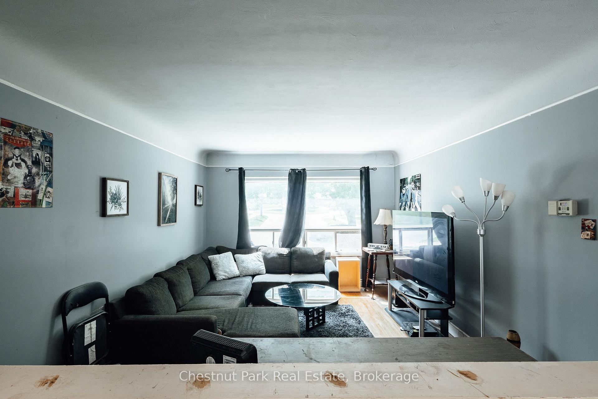 Photo 12 of 320 St Leger Street, Kitchener, Uptown Waterloo/North Ward — HOMEH