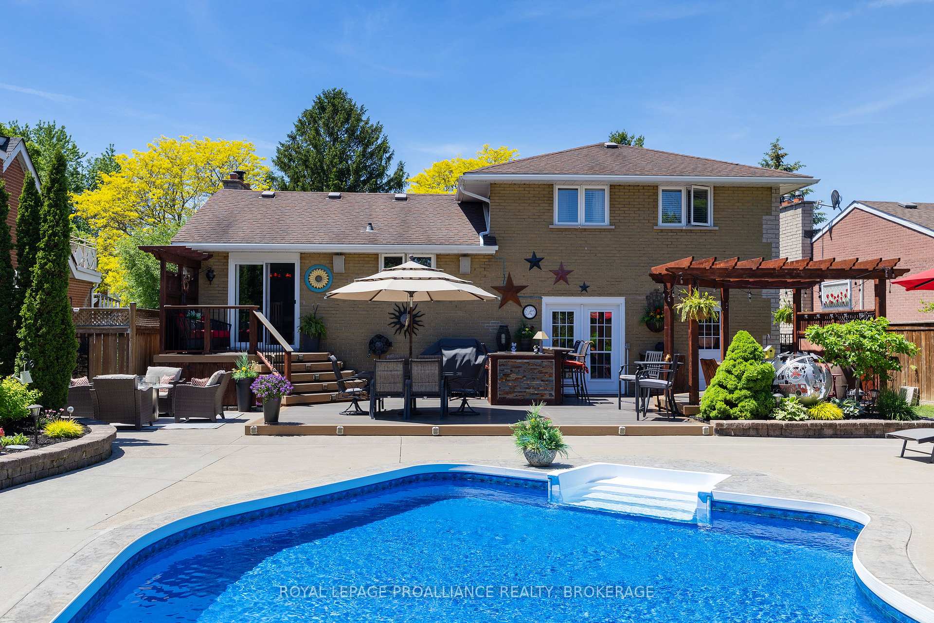 Photo 5 of 317 Avenue Road, Kingston, West of Sir John A. Blvd — HOMEH