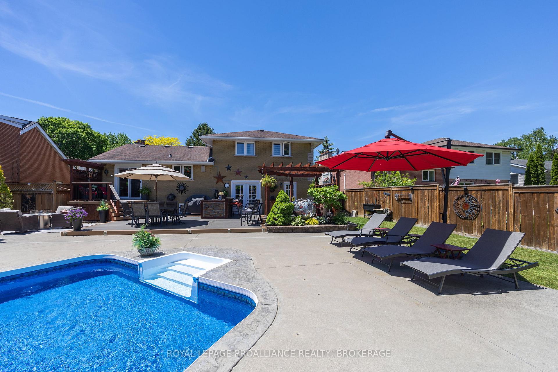 Photo 10 of 317 Avenue Road, Kingston, West of Sir John A. Blvd — HOMEH