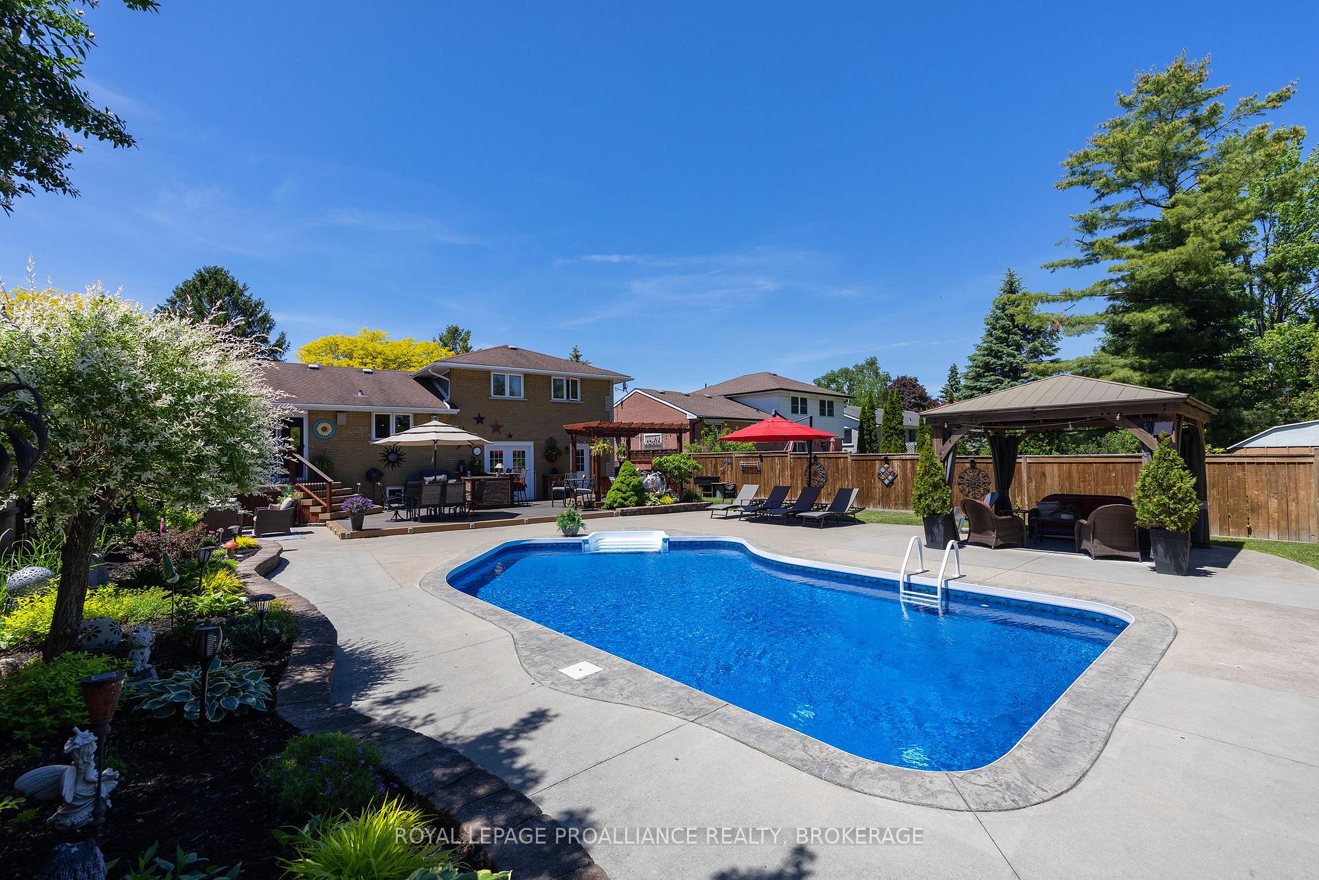 Photo 21 of 317 Avenue Road, Kingston, West of Sir John A. Blvd — HOMEH