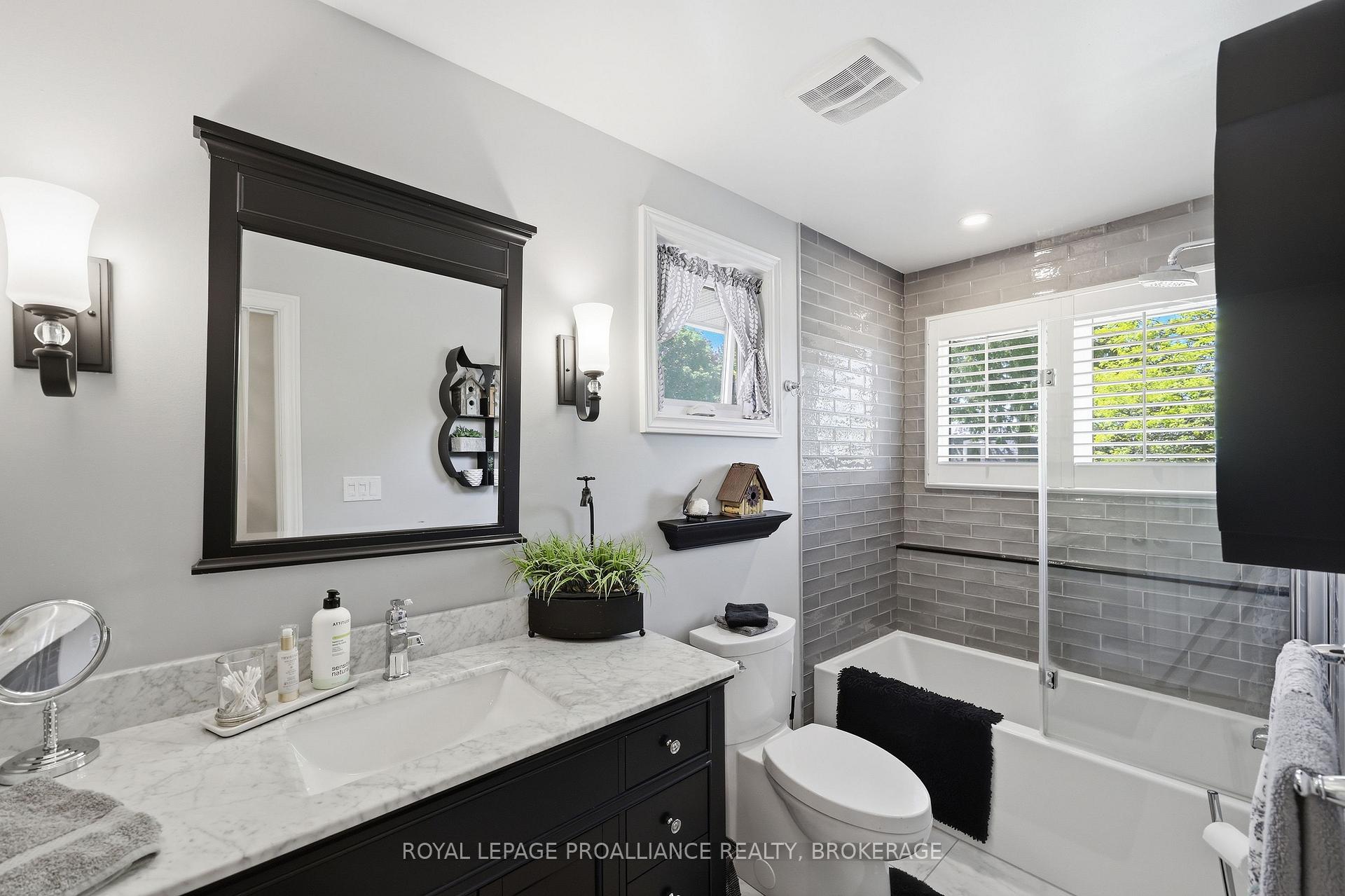 Photo 44 of 317 Avenue Road, Kingston, West of Sir John A. Blvd — HOMEH