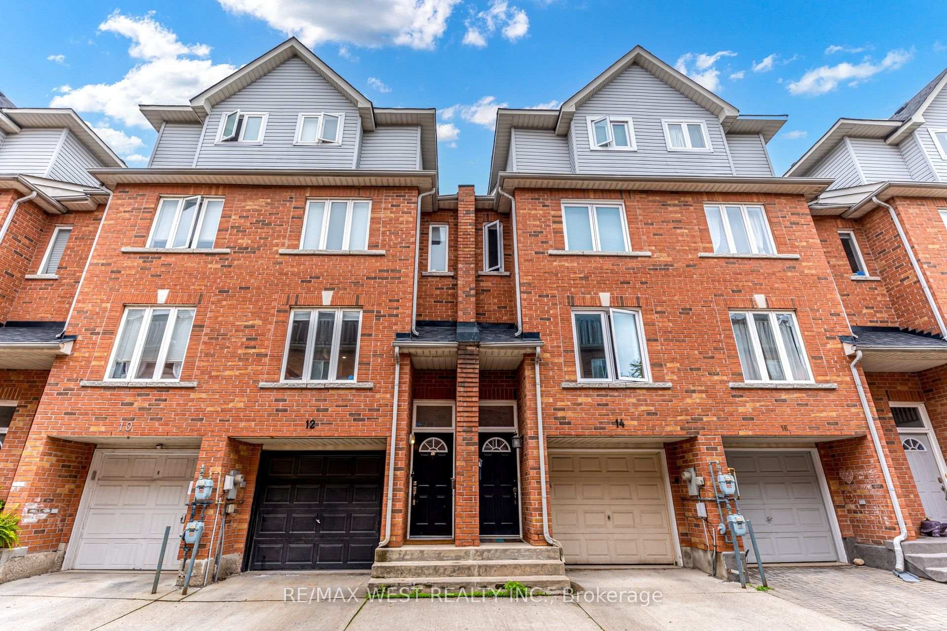 Photo 13 of 12 Grogan Mews, Toronto, Dovercourt-Wallace Emerson-Junction — HOMEH