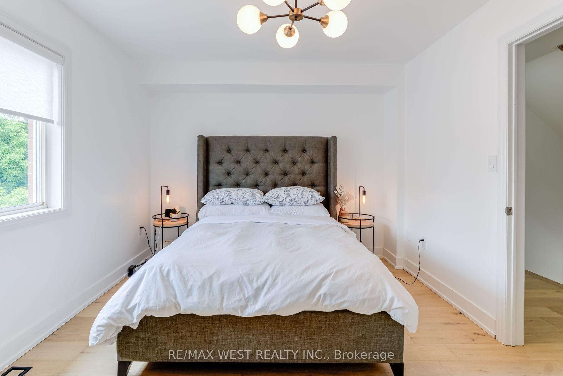 Photo 8 of 12 Grogan Mews, Toronto, Dovercourt-Wallace Emerson-Junction — HOMEH