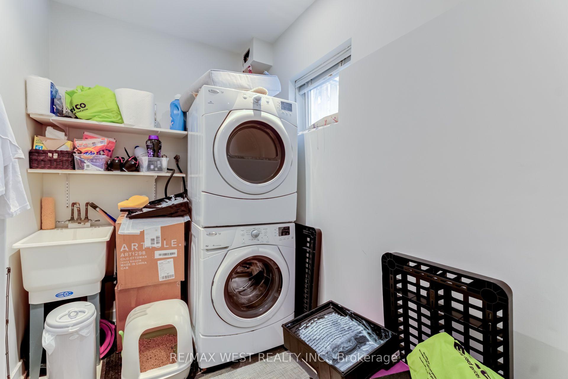 Photo 15 of 12 Grogan Mews, Toronto, Dovercourt-Wallace Emerson-Junction — HOMEH