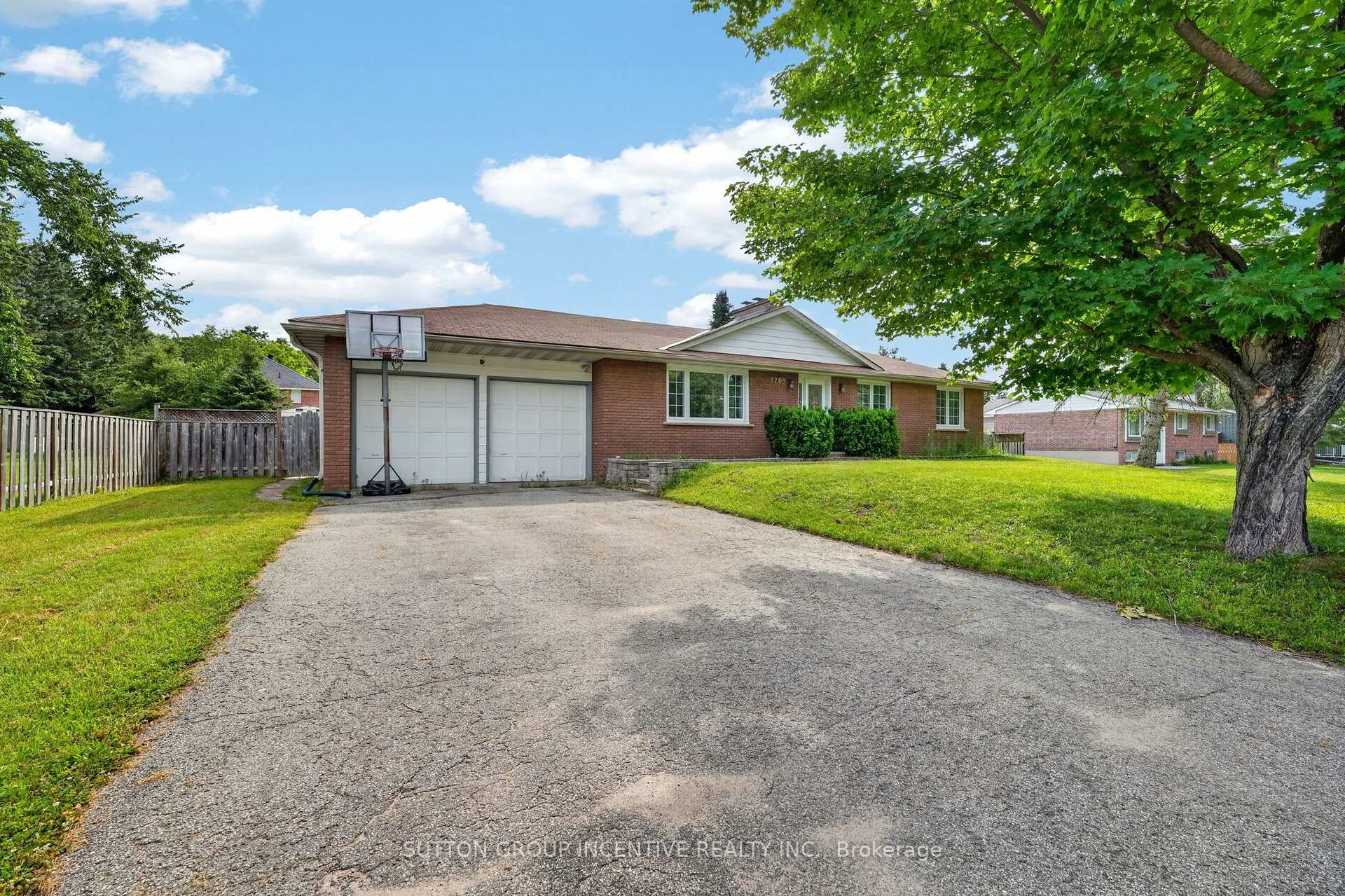 Photo 5 of 1209 St Vincent Street N, Springwater, Midhurst — HOMEH