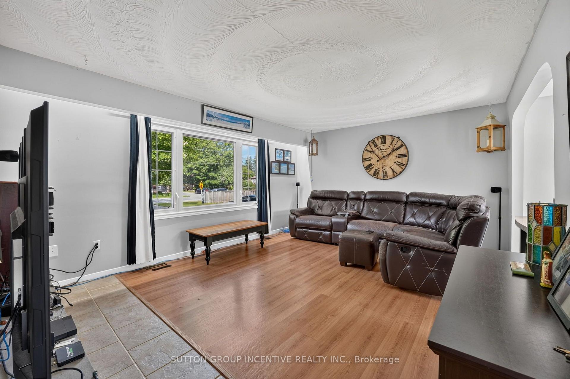 Photo 16 of 1209 St Vincent Street N, Springwater, Midhurst — HOMEH