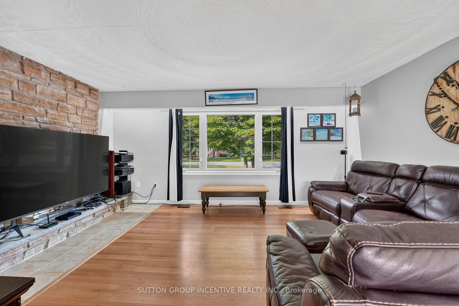 Photo 19 of 1209 St Vincent Street N, Springwater, Midhurst — HOMEH