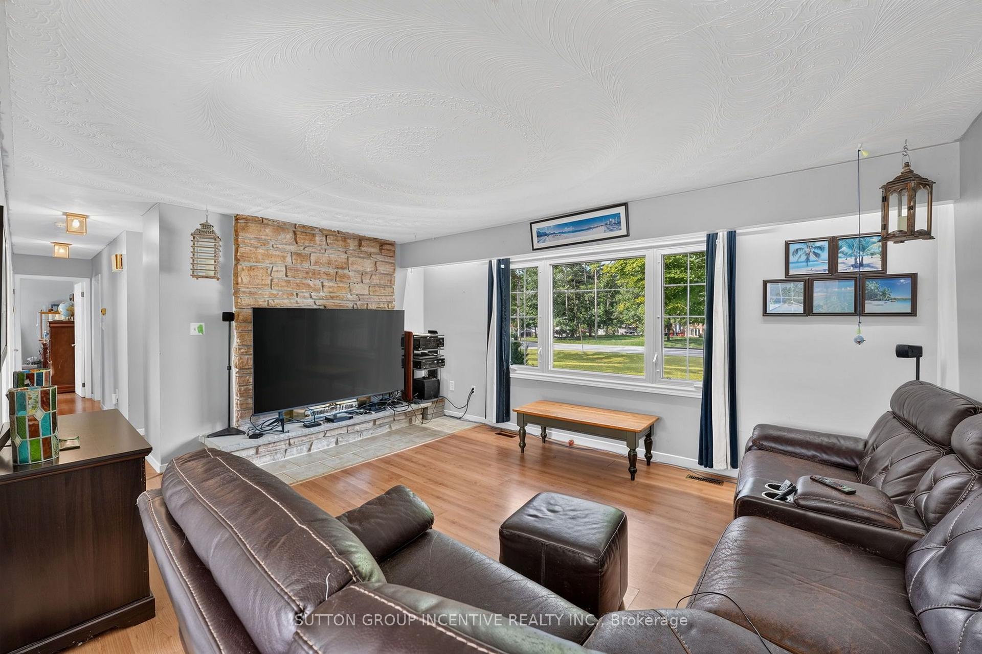 Photo 20 of 1209 St Vincent Street N, Springwater, Midhurst — HOMEH
