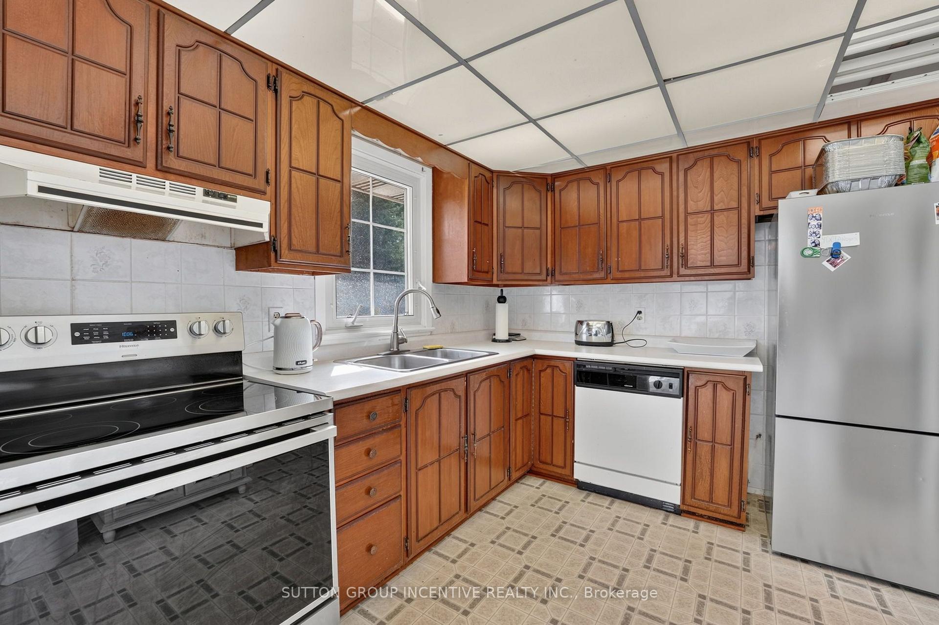 Photo 24 of 1209 St Vincent Street N, Springwater, Midhurst — HOMEH