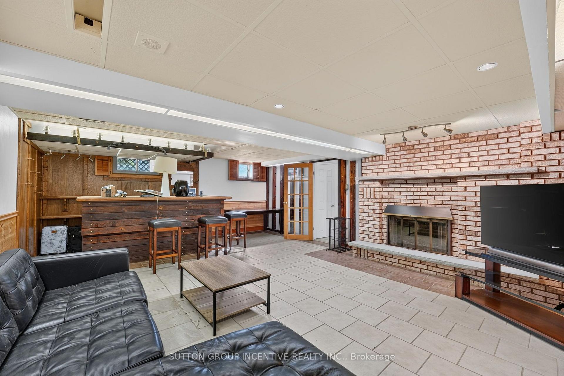 Photo 29 of 1209 St Vincent Street N, Springwater, Midhurst — HOMEH