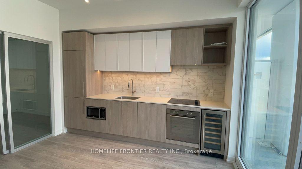 Photo 3 of Unit 617, 2020 Bathurst Street, Toronto, Humewood-Cedarvale — HOMEH