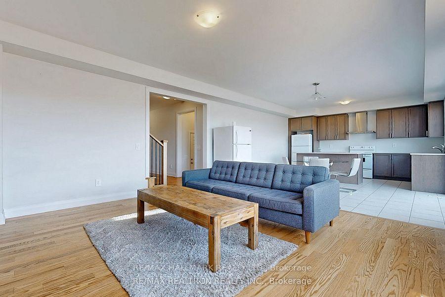 Photo 8 of 29 O'neill Street, Kawartha Lakes, Lindsay — HOMEH
