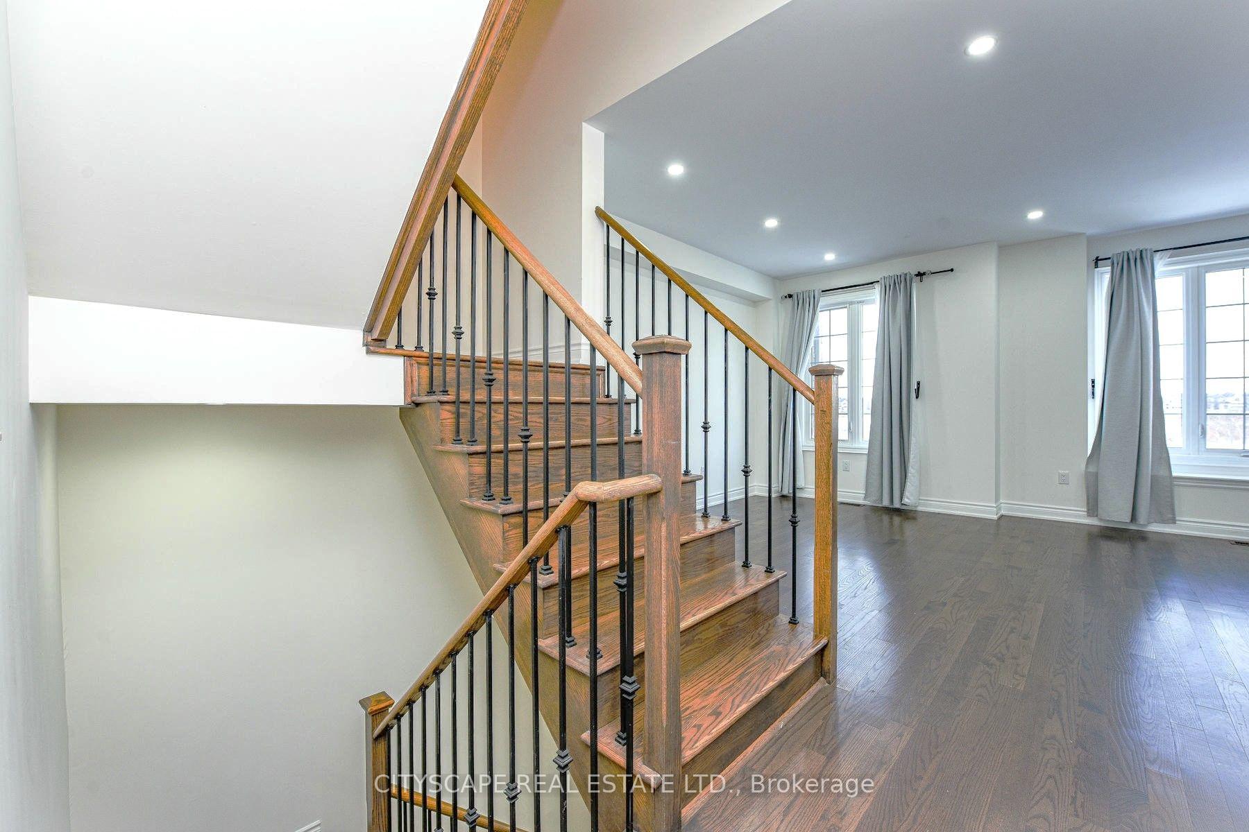 Photo 7 of 8652 Financial Drive, Brampton, Bram West — HOMEH