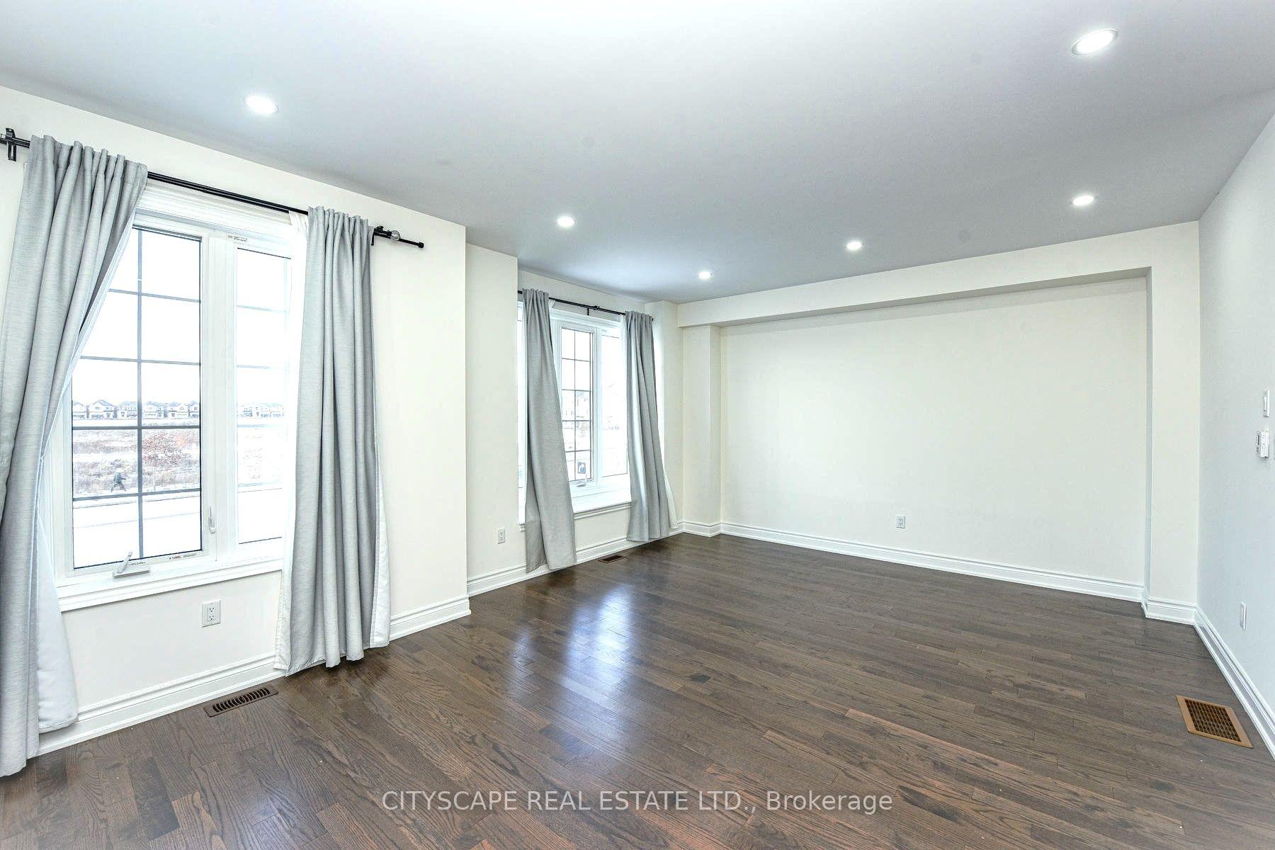 Photo 10 of 8652 Financial Drive, Brampton, Bram West — HOMEH