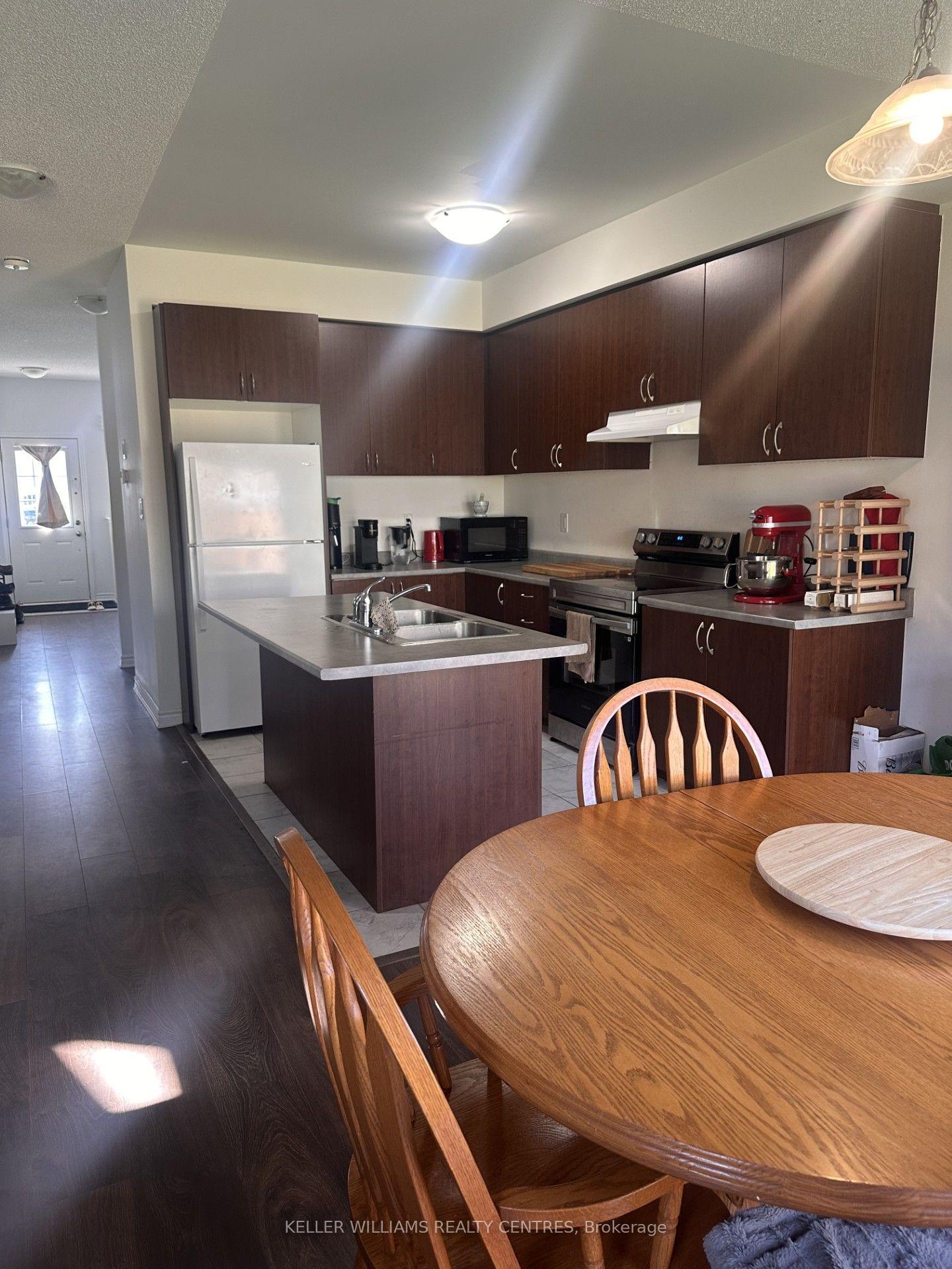 Photo 10 of 9 Catamaran Drive, Wasaga Beach — HOMEH