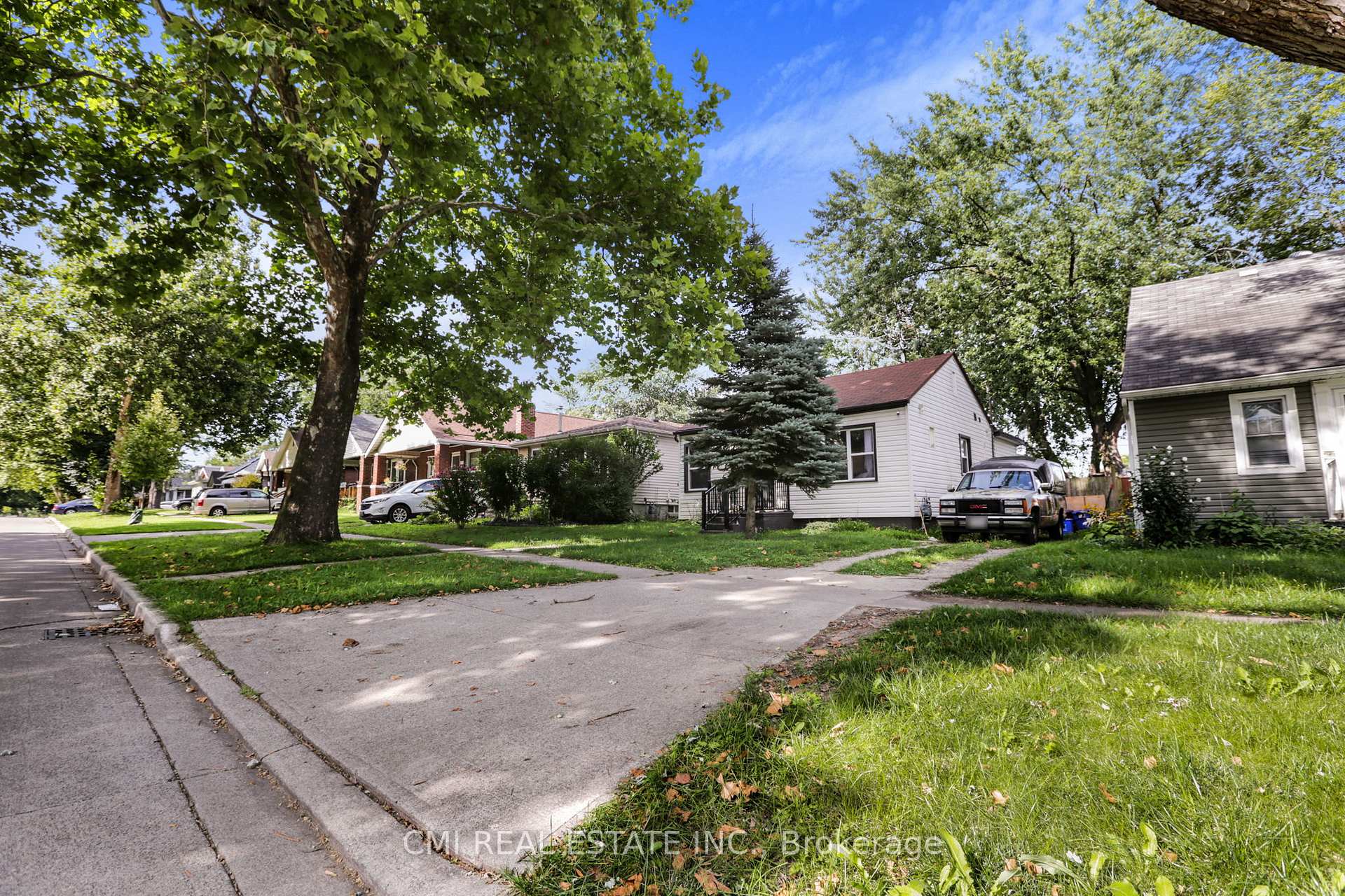 Photo 2 of 1226 Wigle Avenue, Windsor, Sandwich — HOMEH