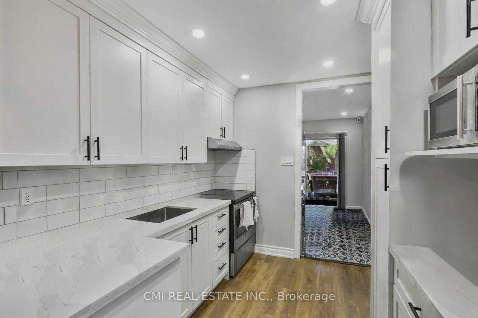 Photo 11 of 1226 Wigle Avenue, Windsor, Sandwich — HOMEH