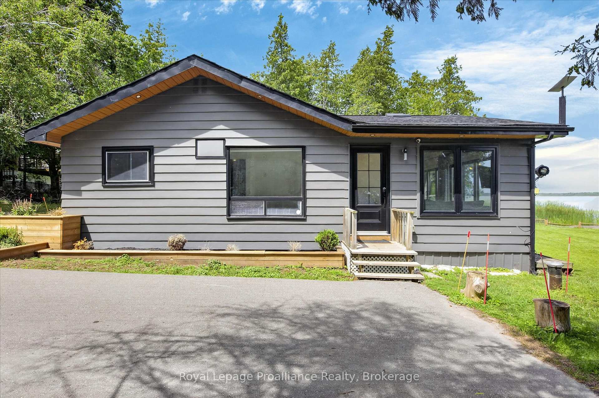 Photo 3 of 18 Osprey Road, Kawartha Lakes, Emily — HOMEH