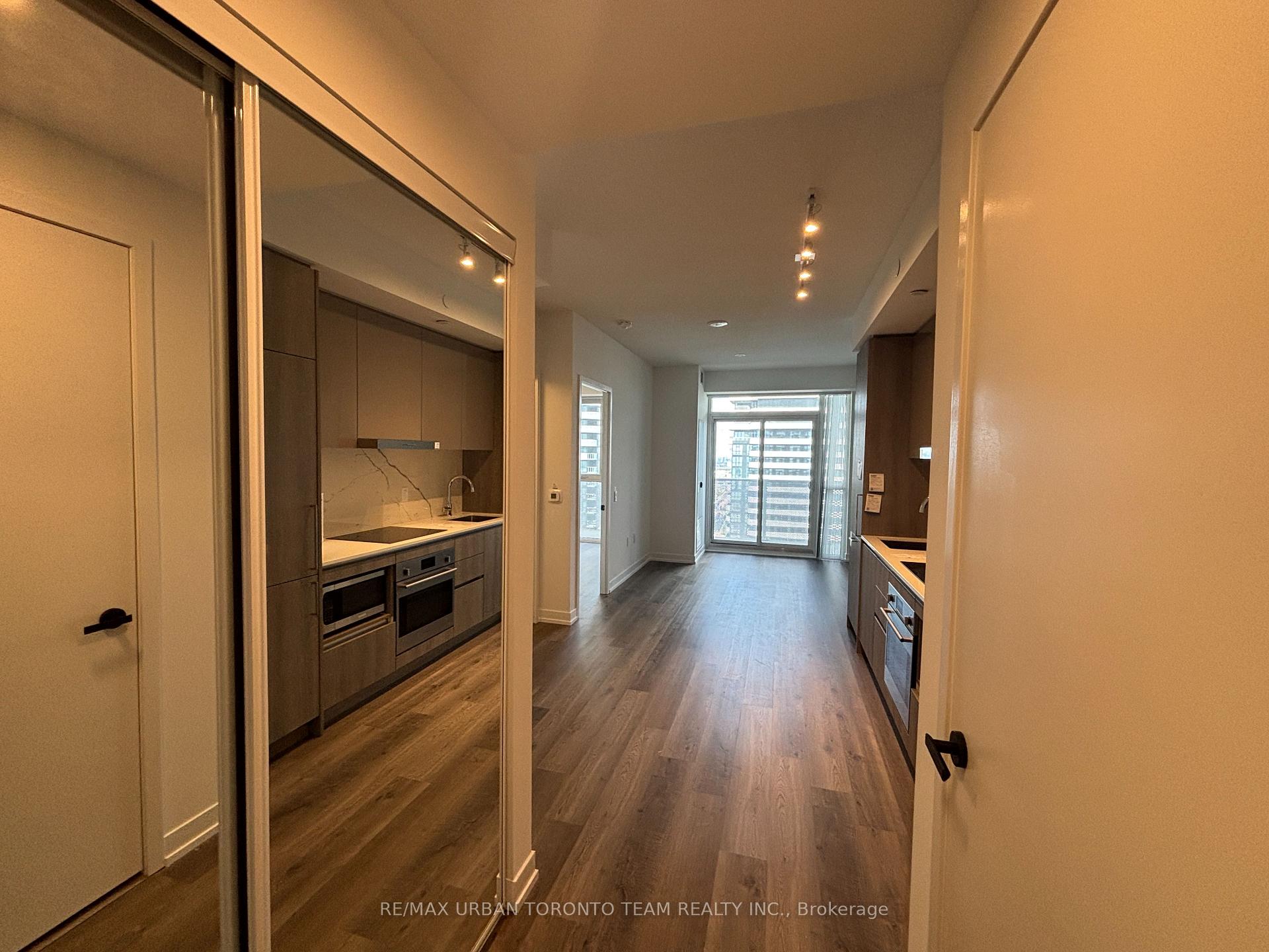 Photo 3 of Unit 4716, 195 Commerce Street, Vaughan, Vaughan Corporate Centre — HOMEH