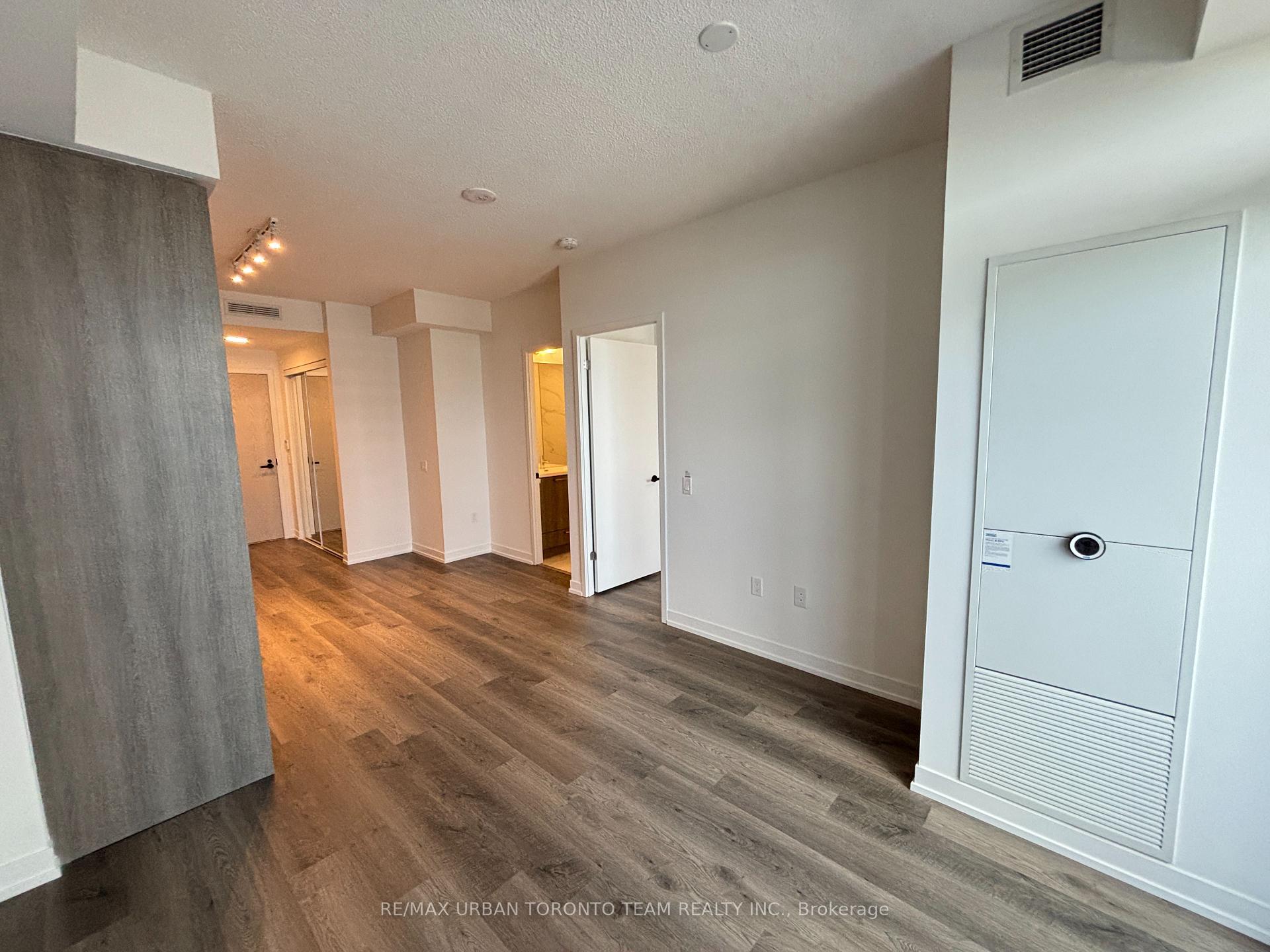 Photo 5 of Unit 4716, 195 Commerce Street, Vaughan, Vaughan Corporate Centre — HOMEH
