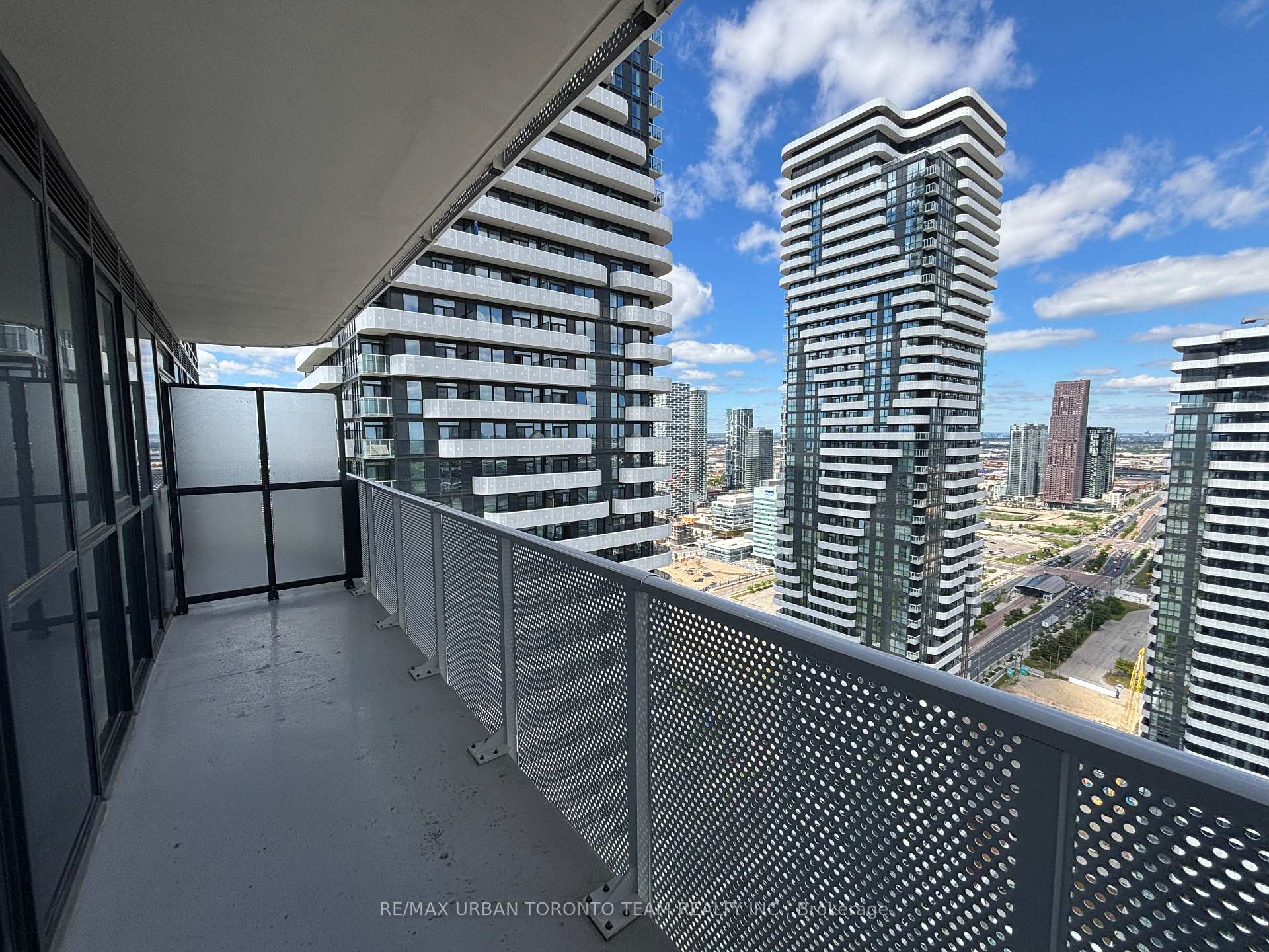 Photo 9 of Unit 4716, 195 Commerce Street, Vaughan, Vaughan Corporate Centre — HOMEH