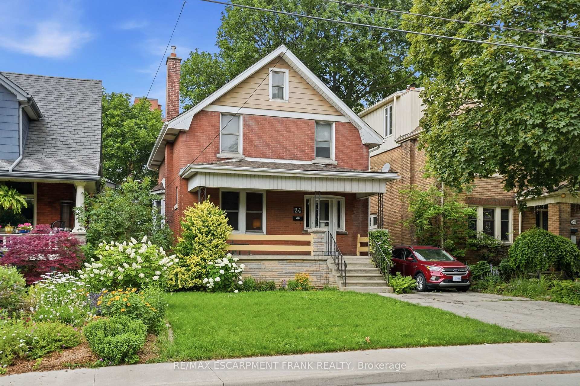 Photo 3 of 24 Cliff Avenue, Hamilton, Eastmount — HOMEH