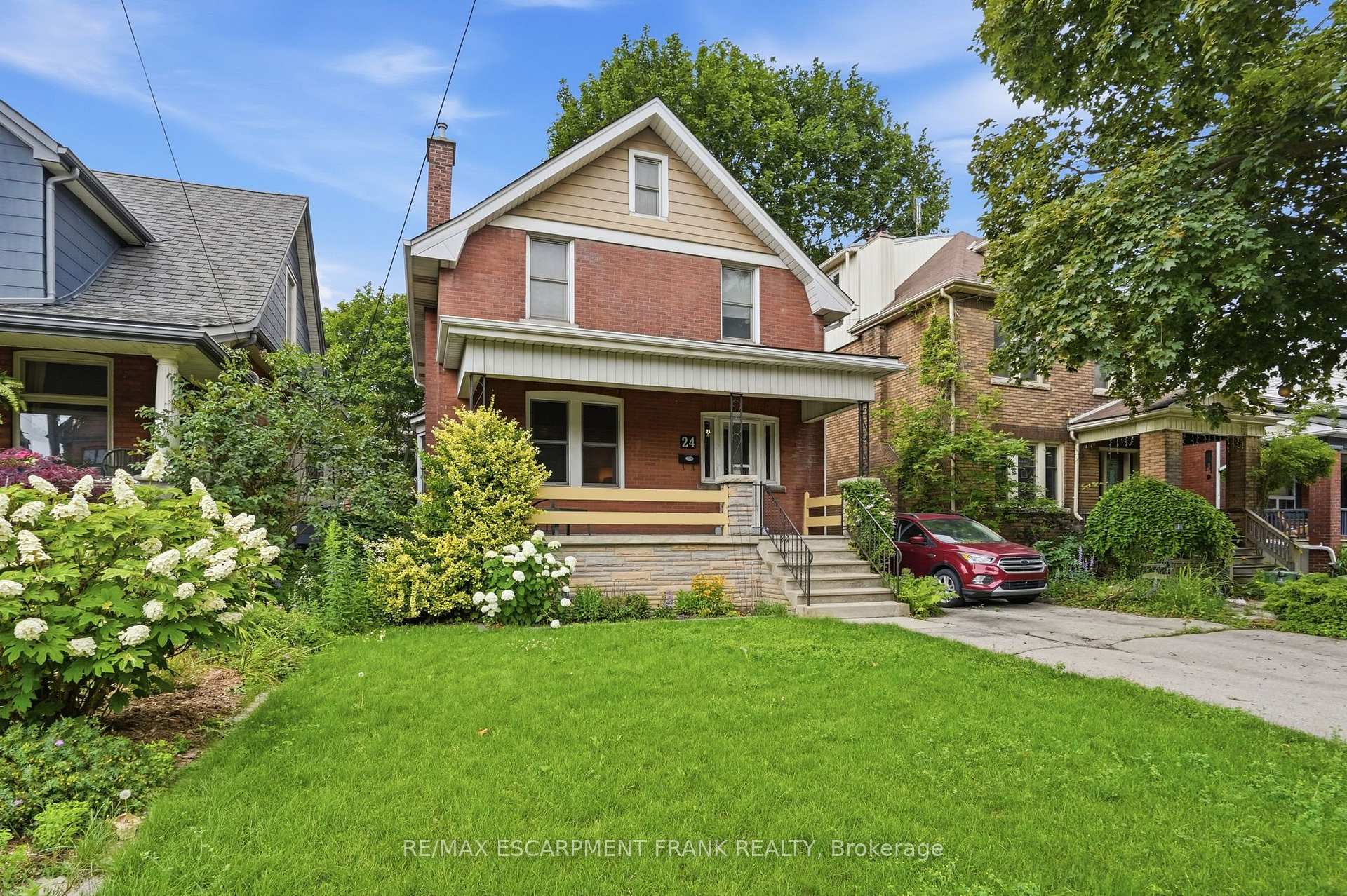 Photo 4 of 24 Cliff Avenue, Hamilton, Eastmount — HOMEH