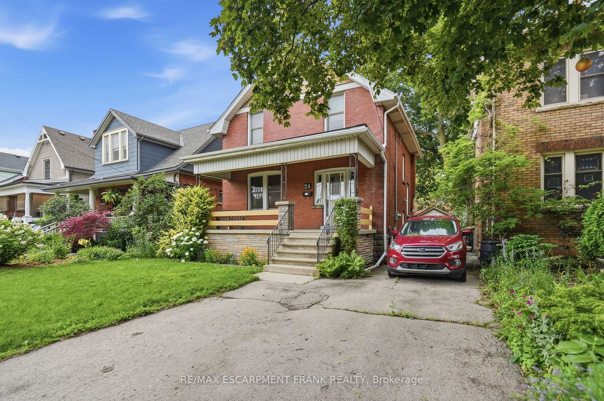 Photo 5 of 24 Cliff Avenue, Hamilton, Eastmount — HOMEH