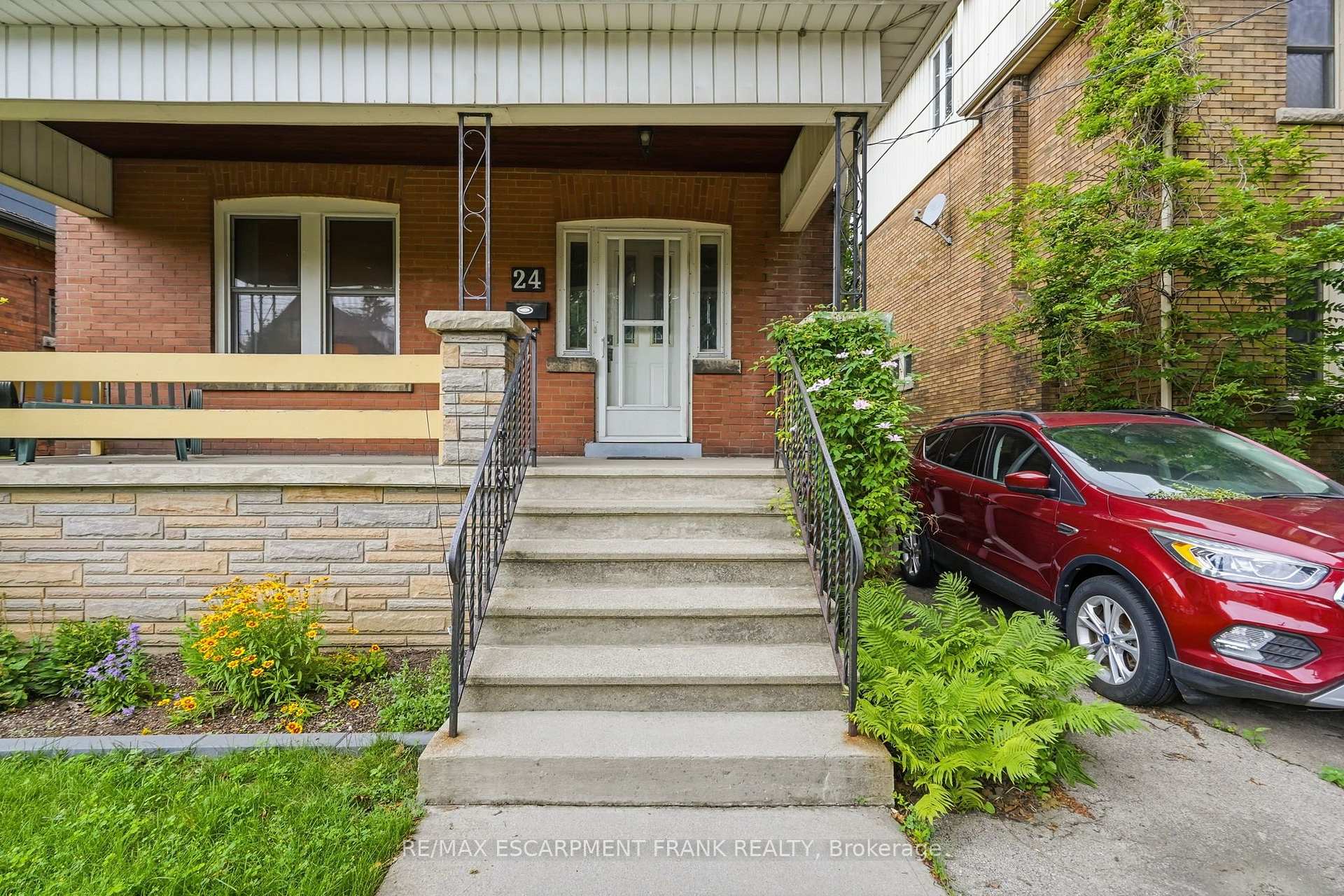 Photo 6 of 24 Cliff Avenue, Hamilton, Eastmount — HOMEH