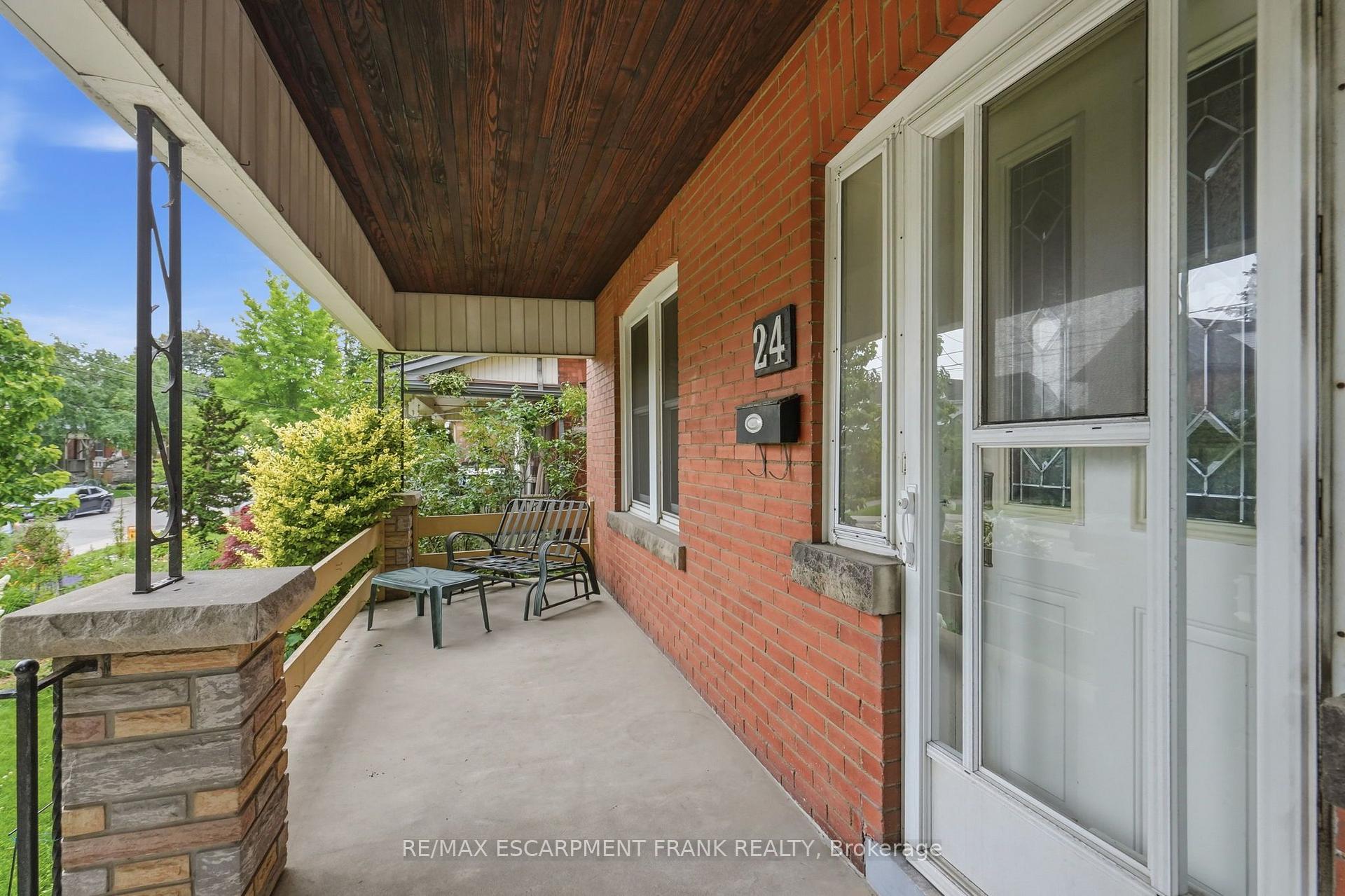 Photo 10 of 24 Cliff Avenue, Hamilton, Eastmount — HOMEH