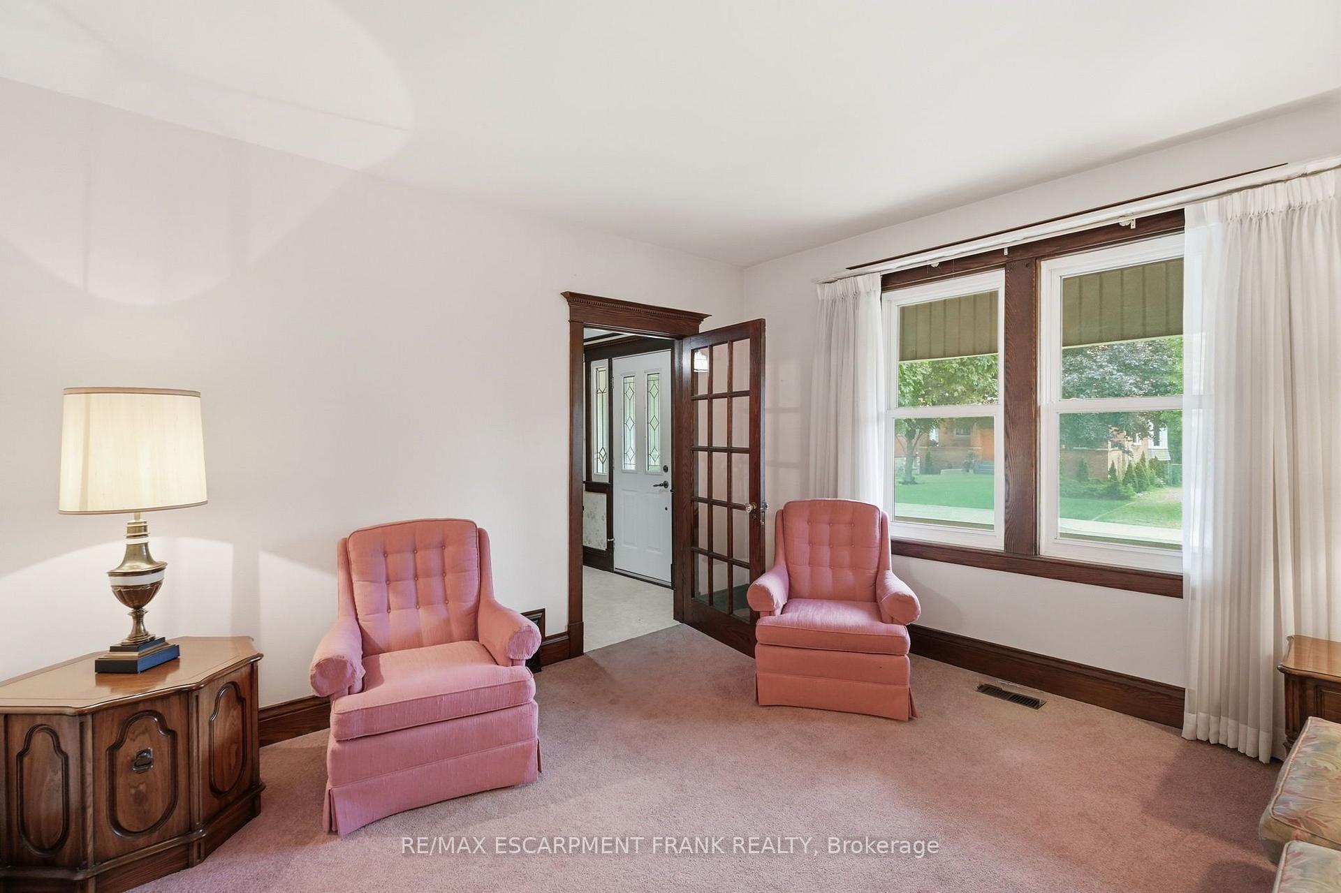 Photo 16 of 24 Cliff Avenue, Hamilton, Eastmount — HOMEH