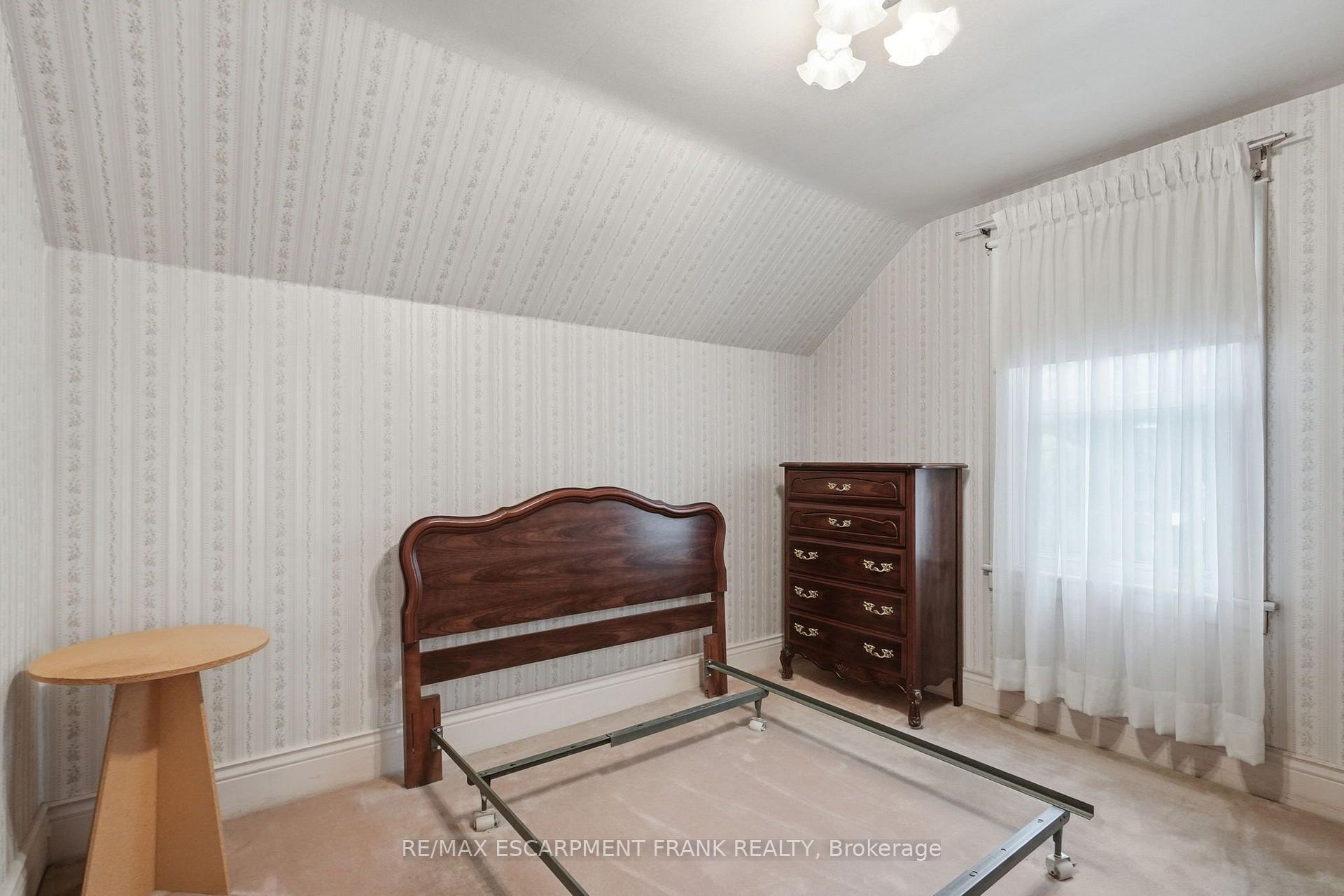 Photo 34 of 24 Cliff Avenue, Hamilton, Eastmount — HOMEH