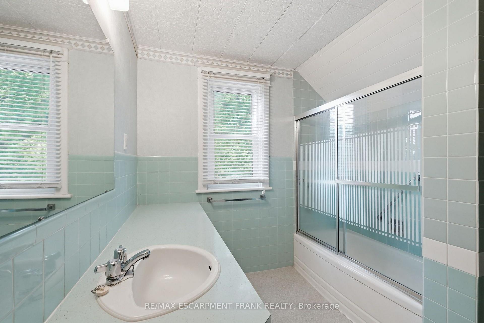 Photo 40 of 24 Cliff Avenue, Hamilton, Eastmount — HOMEH