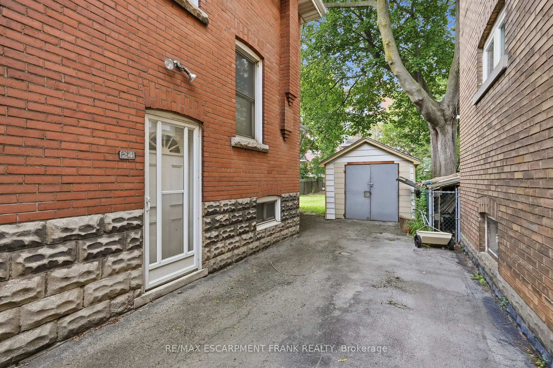 Photo 41 of 24 Cliff Avenue, Hamilton, Eastmount — HOMEH