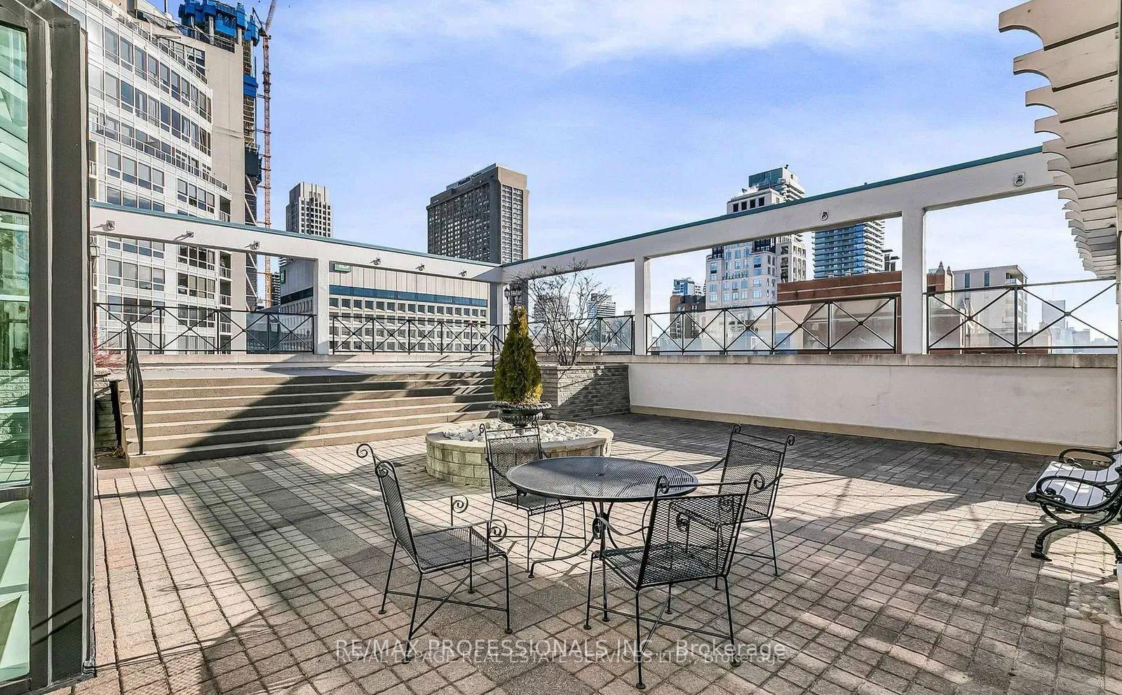 Photo 14 of Unit 305, 102 Bloor Street W, Toronto, The Annex — HOMEH