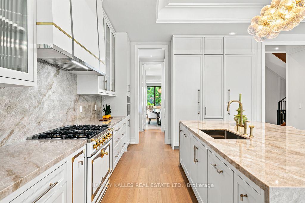 Photo 12 of 204 Forest Hill Road, Toronto, Forest Hill South — HOMEH