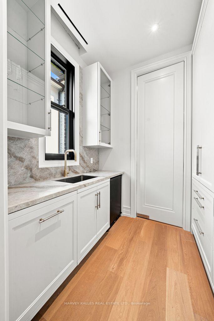 Photo 13 of 204 Forest Hill Road, Toronto, Forest Hill South — HOMEH