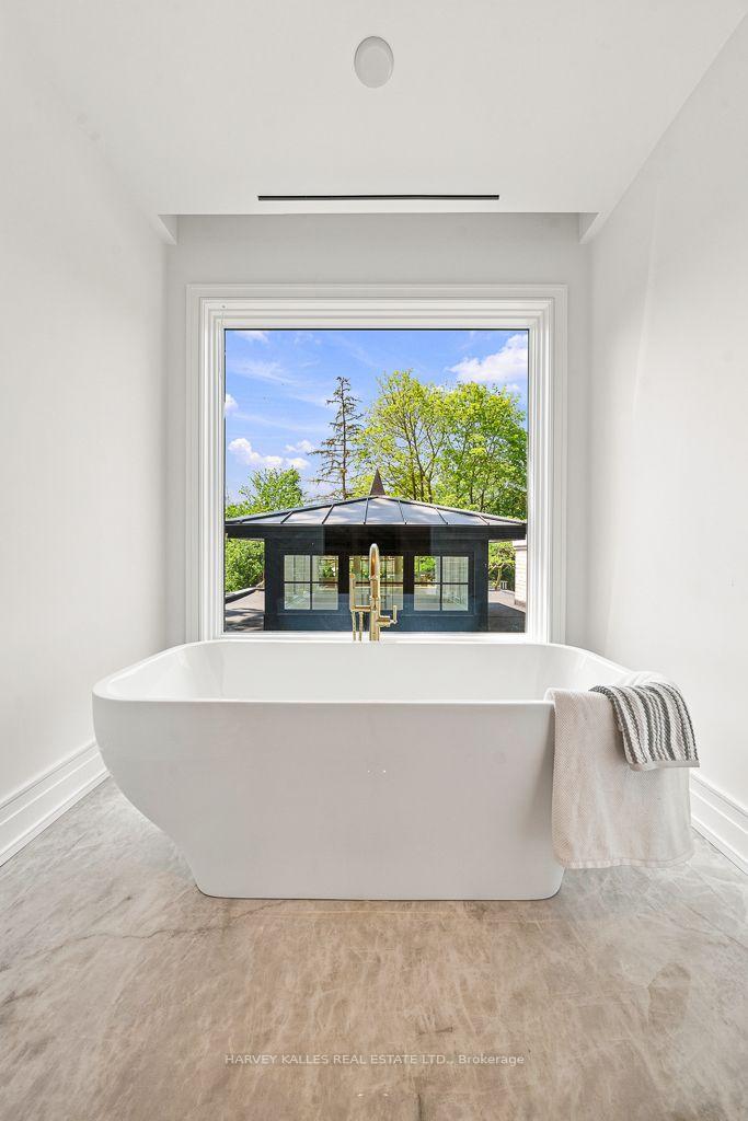 Photo 24 of 204 Forest Hill Road, Toronto, Forest Hill South — HOMEH