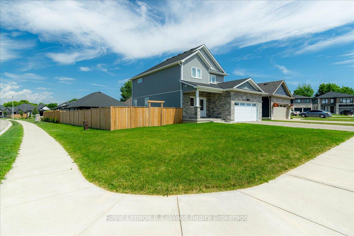 Photo 3 of 72 Trailview Drive E, Tillsonburg — HOMEH