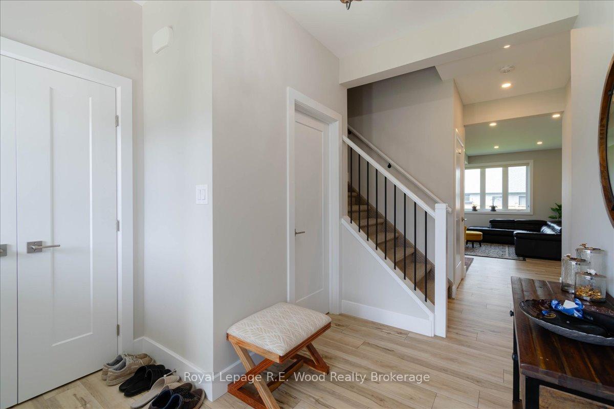 Photo 10 of 72 Trailview Drive E, Tillsonburg — HOMEH